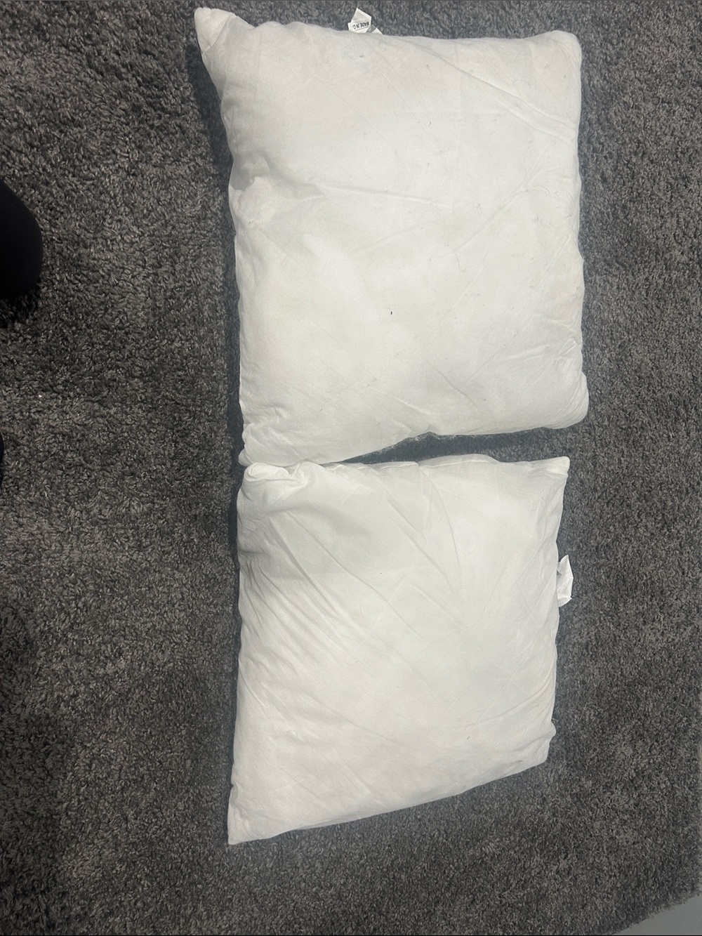 18"x 18" throw pillow inserts x2